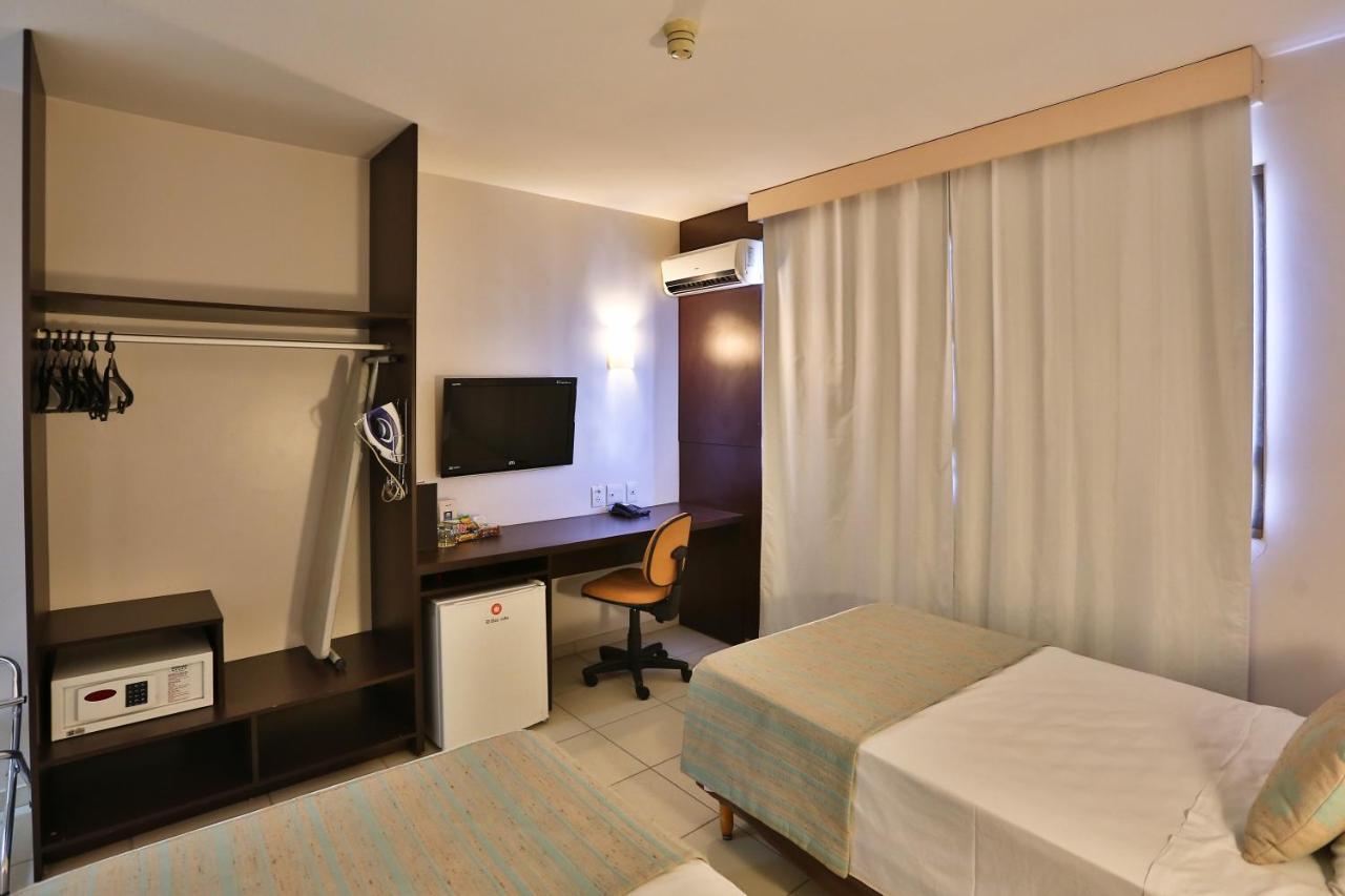 Comfort Hotel Goiânia Exterior foto