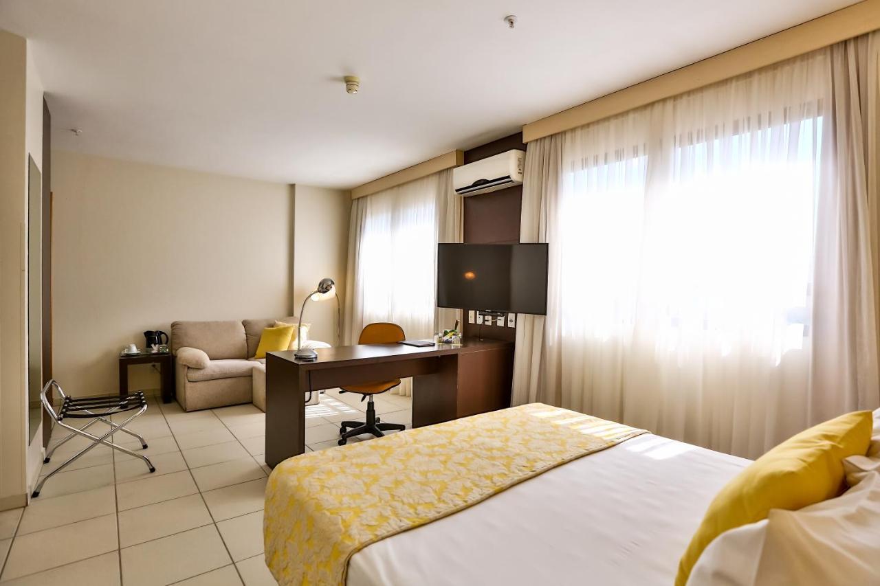 Comfort Hotel Goiânia Exterior foto