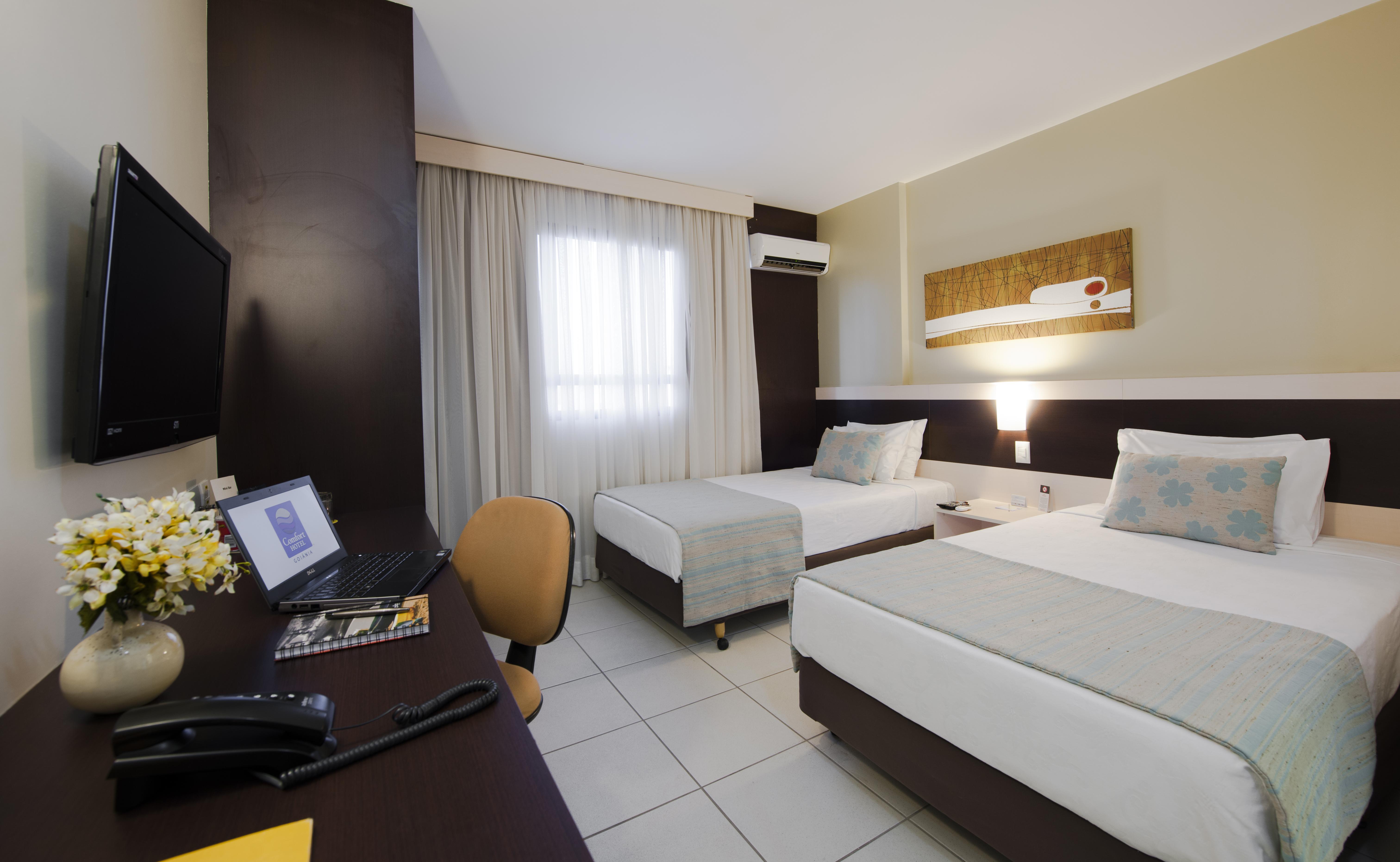 Comfort Hotel Goiânia Exterior foto