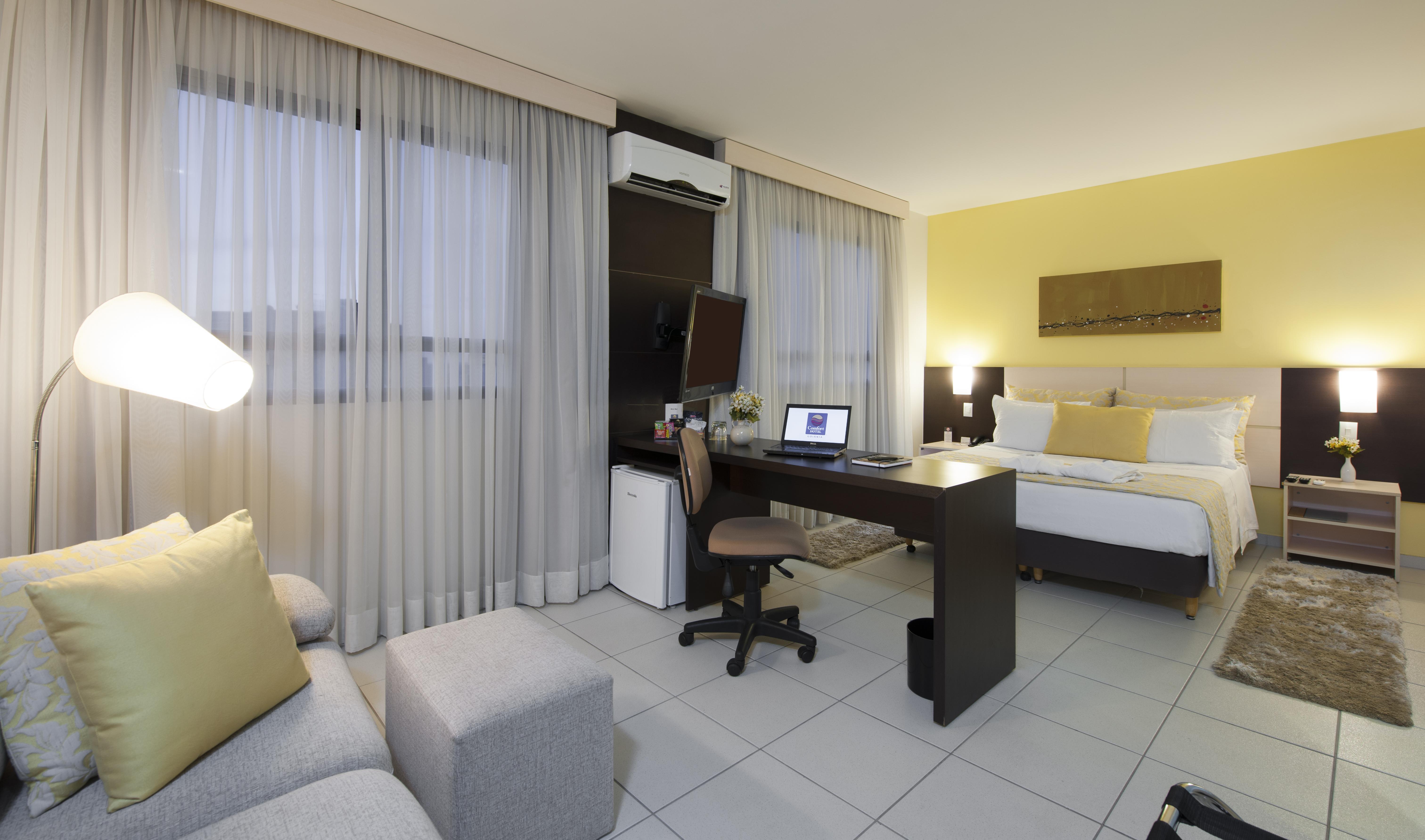 Comfort Hotel Goiânia Exterior foto