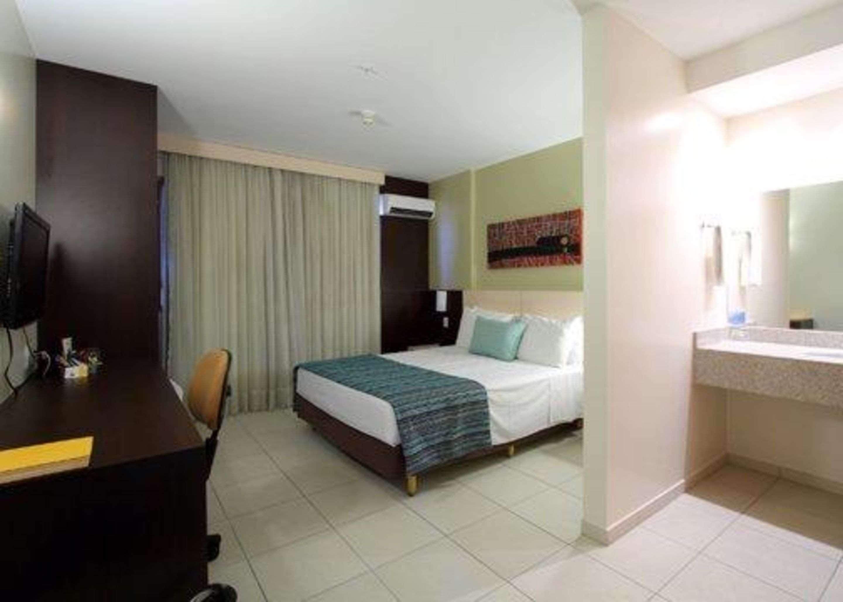 Comfort Hotel Goiânia Exterior foto