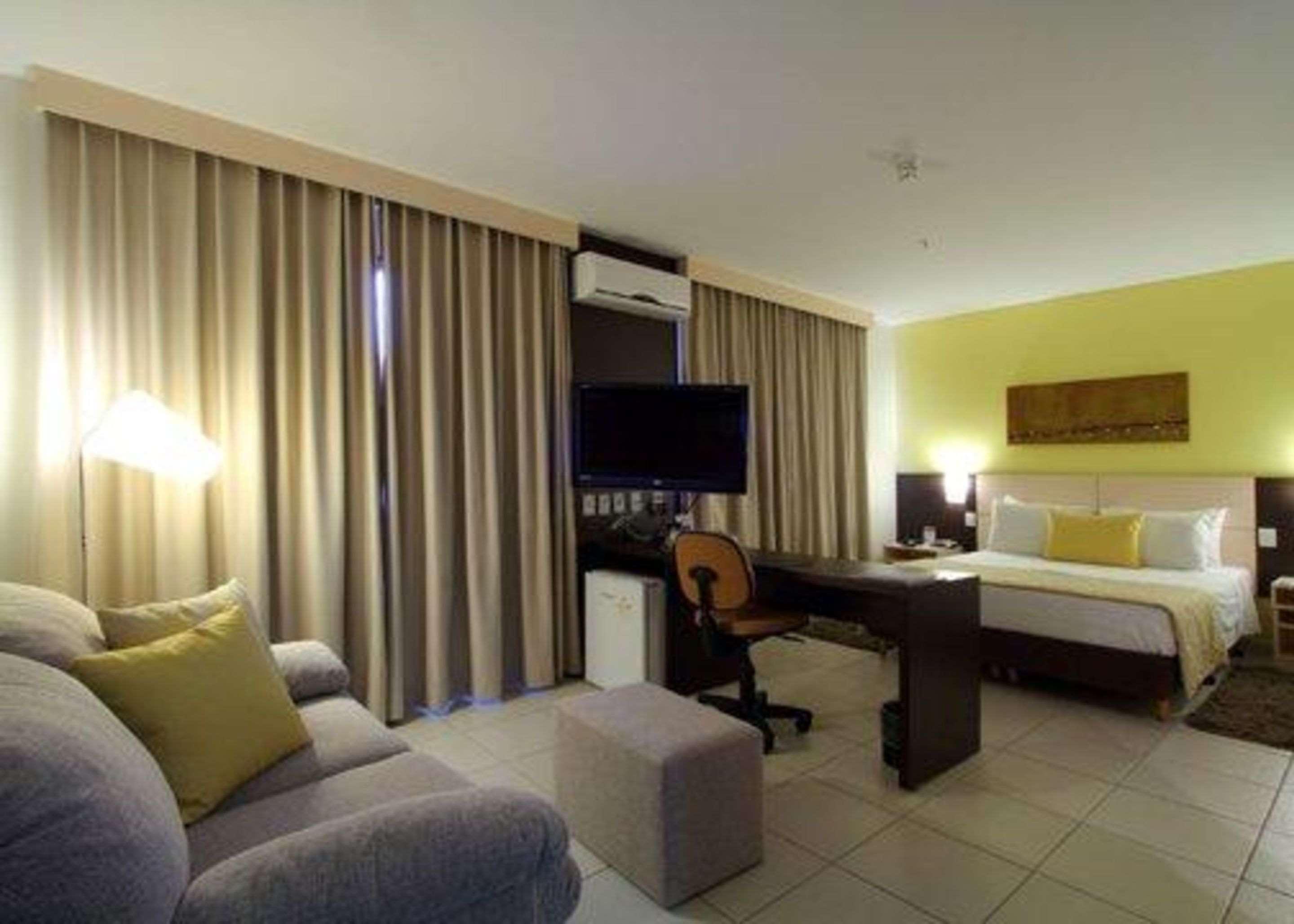 Comfort Hotel Goiânia Exterior foto