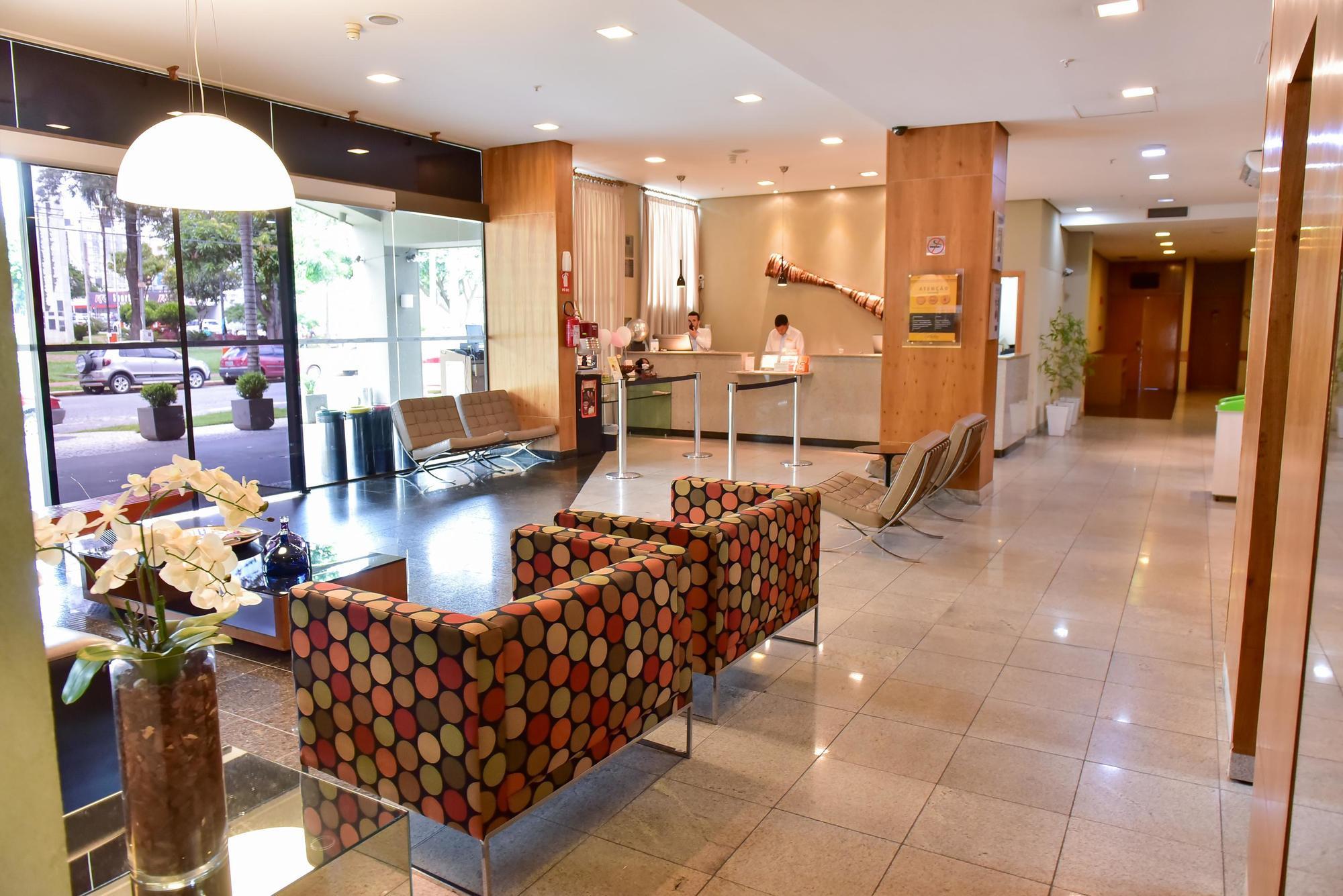 Comfort Hotel Goiânia Exterior foto